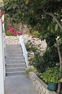Studio apartment in Hvar town with sea views, terrace, air conditioning, WiFi 3615-5