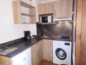 Appartements Confortable studio 2* avec balcon, double exposition et parking, proche du centre de Brides-les-Bains - FR-1-512-108 : photos des chambres