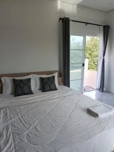 ไร่ดง โฮมเสตย์ - Li