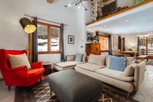Chalet Fleur de Lys - Chalet 4BR Wood Stove , Home Cinema , Parental Suite - By Cozee Rentals