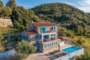Holiday house in Supetarska Draga with sea view, terrace, air conditioning, WiFi 890-1