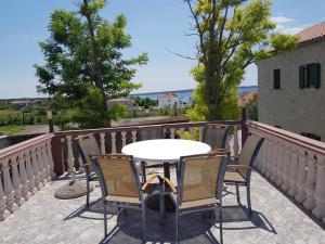 Apartment in Privlaka with balcony, air conditioning, WiFi, dishwasher 878-1