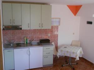 Studio apartment in Privlaka with balcony, air conditioning, WiFi 878-2