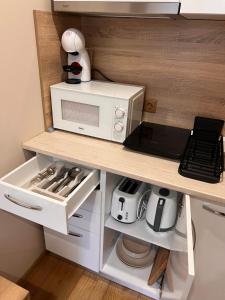 The WhiteHorse Apartment 2