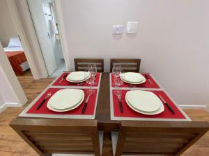 Ap 600m da Praia Enseada, Ar, Wifi, Filtro, Secador