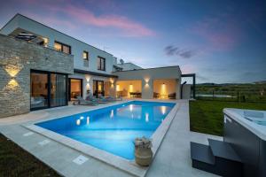 Villa Bella and Chiara 