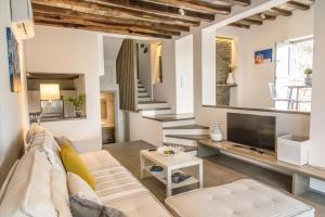 Tinos Pigeon House by TinosHost