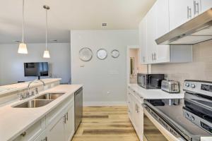 Walk to TCU Fort Worth Retreat with Balcony!