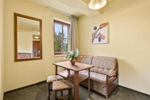 Triple Room with Two Extra Beds and Private Bathroom room in David Wellness Hotel