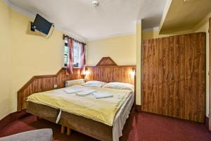 Triple Room with Shared Bathroom room in David Wellness Hotel