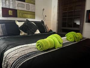 The downstairs delight 2brm , 6+ guests & dogs ok