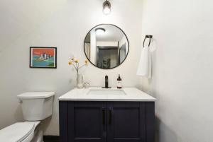 HostWise Stays - Pet Friendly Butler St Apt, Ground Floor with Private Entrance