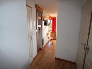 Appartements Appartement Chamrousse, 3 pieces, 6 personnes - FR-1-549-119 : photos des chambres