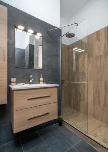 Acropolis apartment with a unique view 2