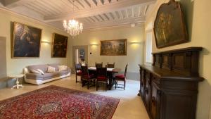SIGNORELLI HOUSE