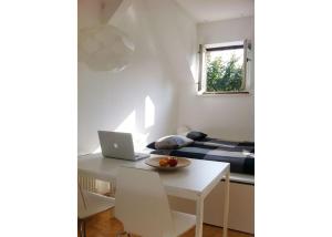 The cute, sunny apartment in the center +P