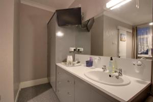 Double Room - En Suite room in The Rosslyn