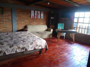 CABAÑA ADÁN y EVA céntrica y con vista Campirana