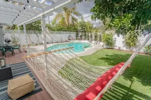 Enchanting Sherman Oaks Home With Pool permit #HSR two one zero zero 2605 - Kester