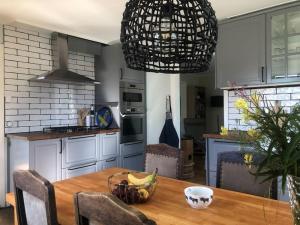 Comfortabel Zweeds huis met sauna en houtkachel.