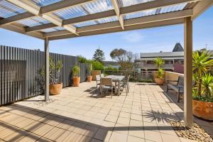 Apartment 23 Pacific Apartments