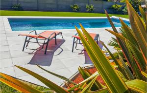 Maisons de vacances Beautiful Home In Pordic With Outdoor Swimming Pool, Wifi And Private Swimming Pool : photos des chambres