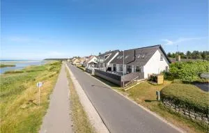 Gorgeous Home In Glesborg With Wifi - Bønnerup Strand
