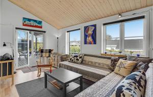 3 Bedroom Cozy Home In Kirke Hyllinge