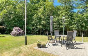 2 Bedroom Beautiful Home In Rønne