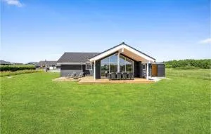 4 Bedroom Stunning Home In Haderslev - Årø