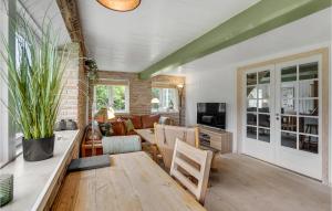 Beautiful Home In Aabenraa With Wifi