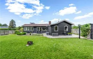 Stunning Home In Slagelse With Kitchen - Drøsselbjerg