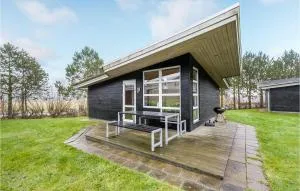 2 Bedroom Cozy Home In Roslev - Refshammer