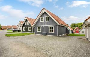 Cozy Home In Gråsten With Kitchen