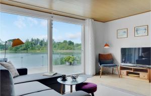 2 Bedroom Awesome Home In Vemb