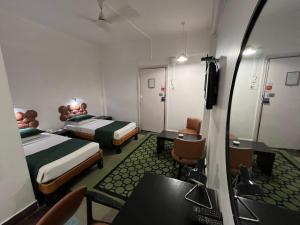 West End Hotel Opp Bombay Hospital