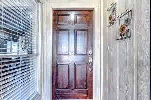 Cheerful 3-bedroom home with indoor fireplace - Cloverleaf