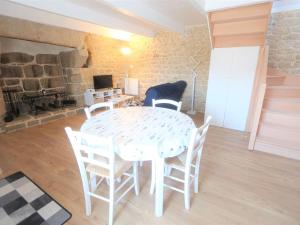 Combrit Sainte-Marine: T2 duplex rénové avec jardin privé et vue sur port - FR-1-481-91