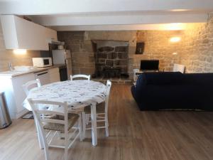 Combrit Sainte-Marine: T2 duplex rénové avec jardin privé et vue sur port - FR-1-481-91