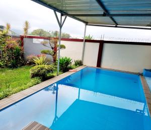 REESTY VILLA KOLAM RENANG VIEW GUNUNG dekat ALUN2