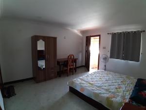 Ban Sokluy AC apartment 4 1-2pax including kitchen