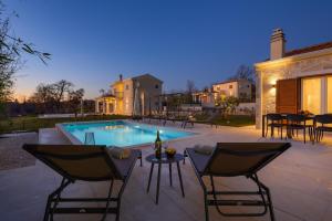 Villa Alloro Muntrilj with pool 