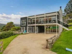 Black House Lookout - Kuaotunu Holiday Home - Matarangi