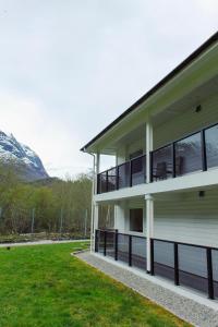 Loen Apartments