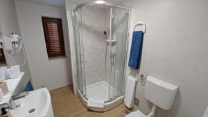 Amaryllis residence, apartment Diana & Deluxe rooms with shared kitchen 