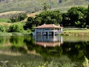 The Boathouse at Oakhurst Olives - Op-die-Berg