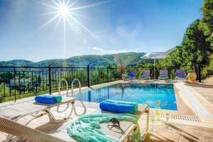 Villa Bougainvillea by Villa Plus