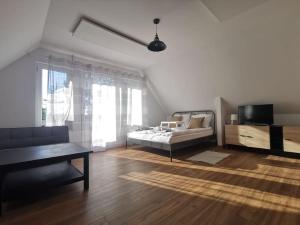 Dom w lesie nad morzem Ustka, Redwanki ,