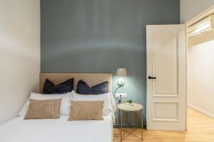 Modern stylish 3 bedroom Arco de Triunfo