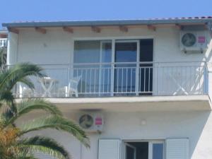 Studio apartment in Tribunj with sea view, balcony, air conditioning, WiFi 68-1